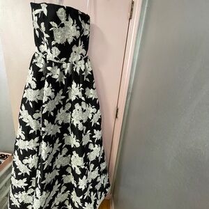 Oscar de la Renta Black and White Gown